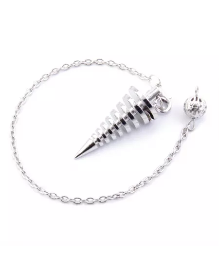Cómo usar un péndulo de metal de cadena para radiestesia