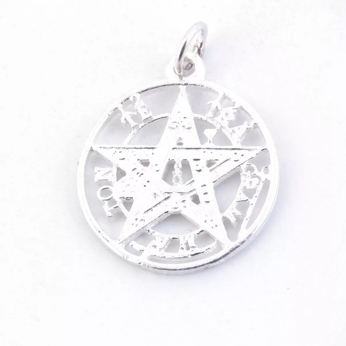 El Tetragrammaton: Significado, beneficios y uso espiritual